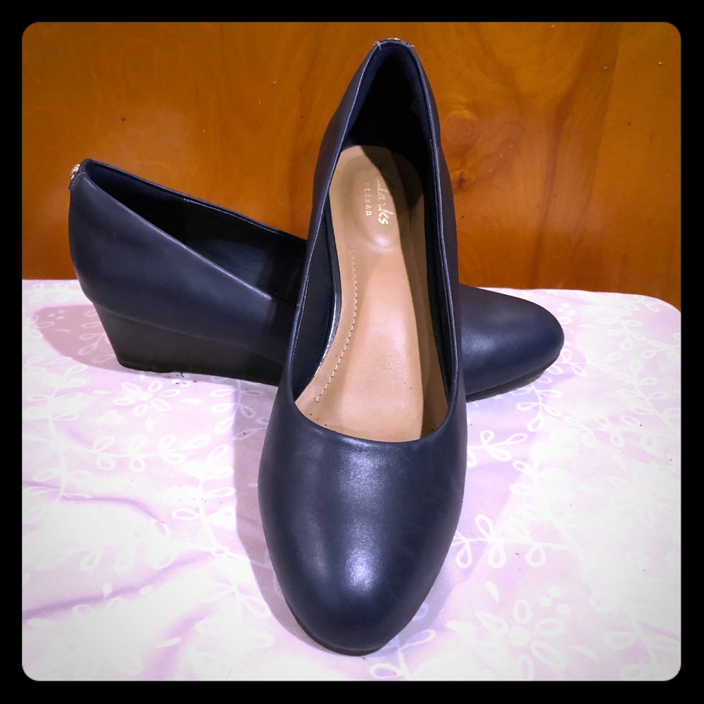 Clarks Navy wedge w/ black sole